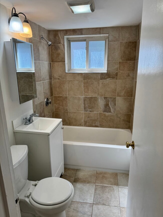 61 Selkirk Rd in Boston, MA - Building Photo - Building Photo