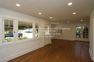 163 N A St in Tustin, CA - Building Photo - Building Photo