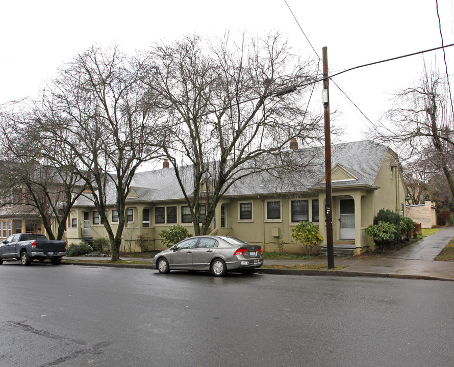 2323-2339 SE Madison St in Portland, OR - Foto de edificio