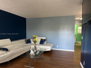 1733 3rd Ave N in Lake Worth Beach, FL - Building Photo - Building Photo