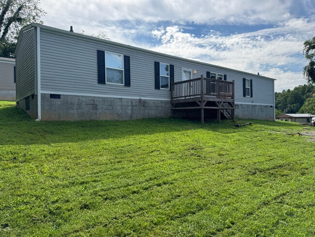 85 Short St in Candler, NC - Building Photo - Building Photo