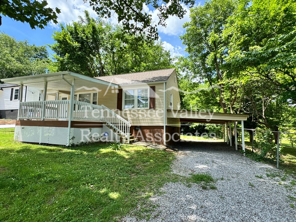 2911 Denson Ave in Knoxville, TN - Building Photo