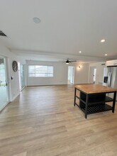 1155 Cornish Dr in Encinitas, CA - Building Photo - Building Photo