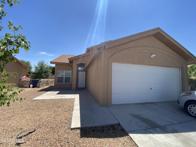 14152 Tierra Morena Dr in El Paso, TX - Foto de edificio - Building Photo