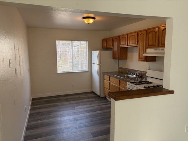 3rd, Unit A in Roseville, CA - Building Photo - Building Photo