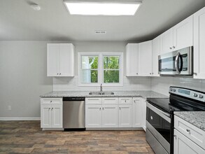 128 Sunset Ln in Bessemer City, NC - Building Photo - Building Photo