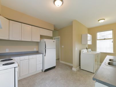 1833 Triumph St in Vancouver, BC - Building Photo - Building Photo