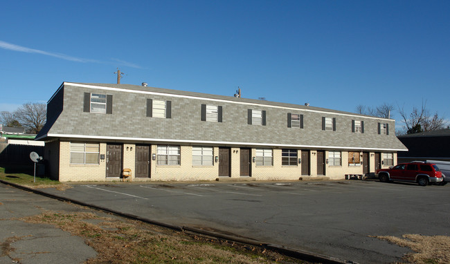 3021 Parkway Dr in North Little Rock, AR - Building Photo - Building Photo