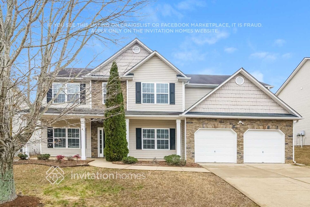 75 Monarch Way in Hiram, GA - Foto de edificio