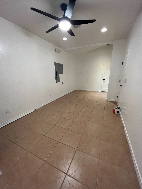 627 W Snowflake Blvd