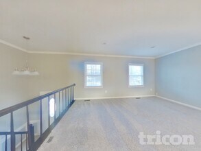 4016 Oakley Dr in Waldorf, MD - Foto de edificio - Building Photo