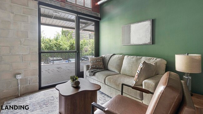 700 E Union St, Unit 148