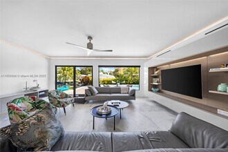 1141 NE 90th St in Miami, FL - Foto de edificio - Building Photo