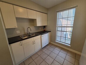 217 Church St in Galveston, TX - Building Photo - Building Photo