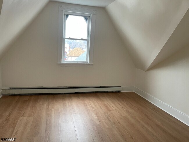 87 Butler St in Paterson, NJ - Building Photo - Building Photo