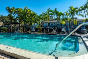 The Apartments at Oak Creek in Clearwater, FL - Building Photo