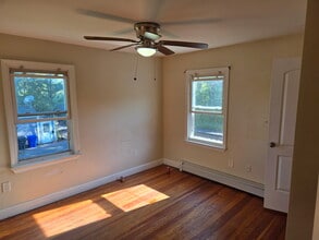 41 N River St, Unit 41 in Enfield, CT - Building Photo - Building Photo