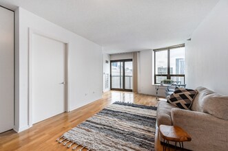 400 N La Salle Dr in Chicago, IL - Building Photo - Building Photo