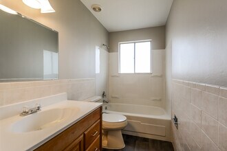 17 Cedar Park Dr in Florissant, MO - Building Photo - Building Photo