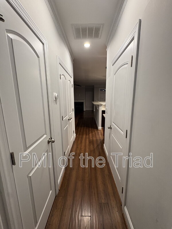 1146 Augustine Heights Dr in Winston-Salem, NC - Building Photo - Building Photo