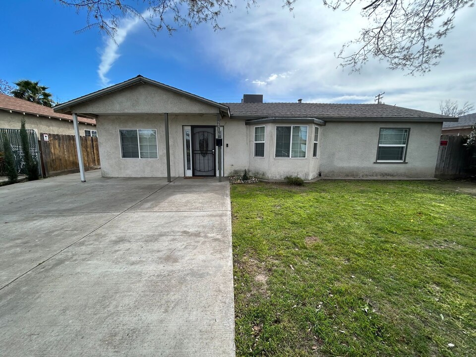 2316 Encina Ave in Modesto, CA - Building Photo