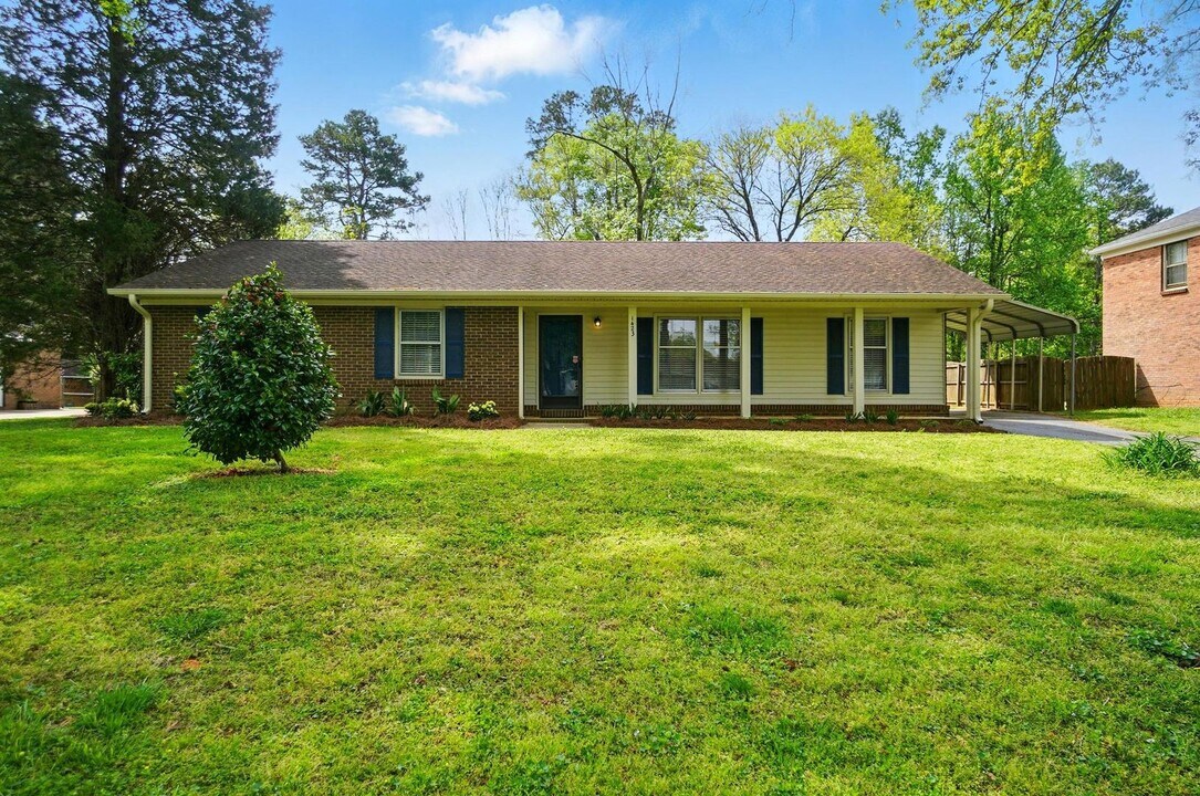 1423 McIlroy Rd in Charlotte, NC - Building Photo