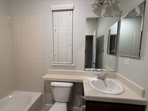 1207 Berry Creek Rd in West Sacramento, CA - Building Photo - Building Photo