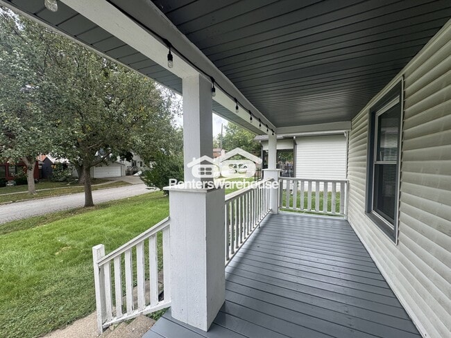 3114 School St in Des Moines, IA - Building Photo - Building Photo
