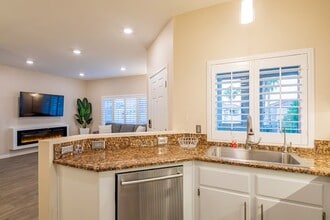 251 S Green Valley Pky, Unit 2721 in Henderson, NV - Building Photo - Building Photo