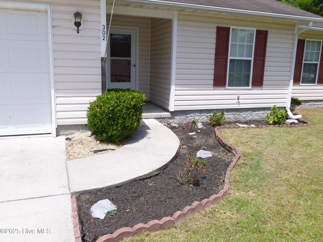 302 Carlisle Ct in Jacksonville, NC - Building Photo - Building Photo