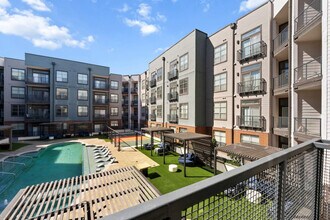 2901 Indiana St in Dallas, TX - Building Photo - Building Photo
