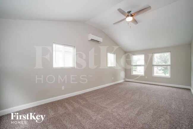 3103 Valleywood Dr in Columbus, OH - Building Photo - Building Photo