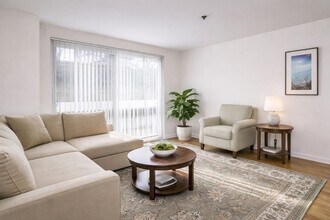 950 Massachusetts Ave in Cambridge, MA - Building Photo - Building Photo