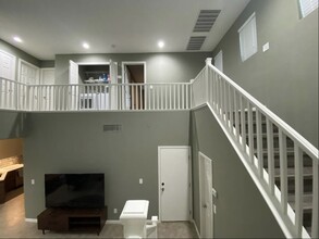 5806 W Agate Ave in Las Vegas, NV - Building Photo - Building Photo