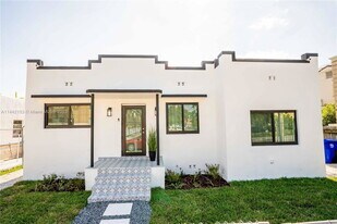 3504 NW 19th Ave in Miami, FL - Building Photo