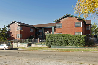 Chardonnay Apartments in Oklahoma City, OK - Building Photo - Building Photo