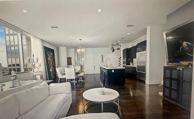 property at 2200 Victory Ave