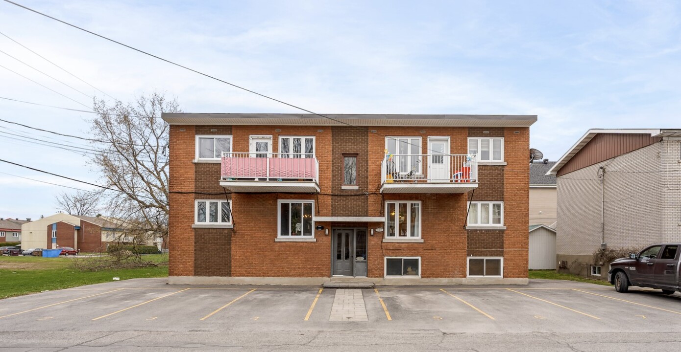 3-5 B Champagne Rue in Salaberry-de-valleyfield, QC - Building Photo