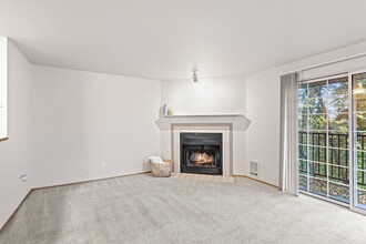 Heron View Apartment Homes in Kenmore, WA - Building Photo - Interior Photo