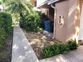 3259 NW 44th St in Oakland Park, FL - Foto de edificio - Building Photo