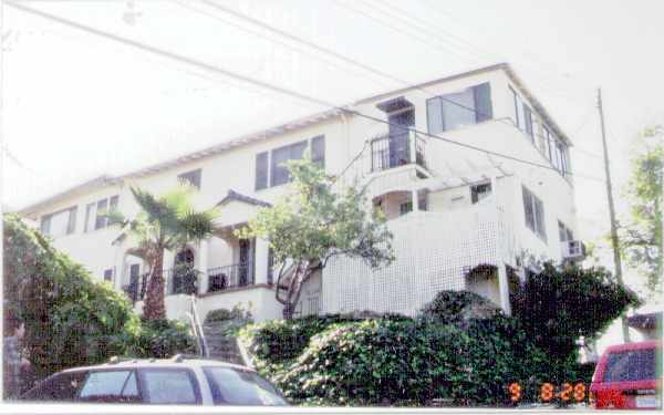 1724-1726 Lucretia Ave in Los Angeles, CA - Foto de edificio - Building Photo