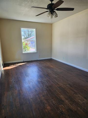 200 W Armstrong Ave in Comanche, TX - Building Photo - Building Photo