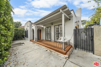 369 S Virgil Ave in Los Angeles, CA - Building Photo - Building Photo