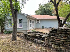1000 E Walnut St in Hillsboro, TX - Foto de edificio - Building Photo