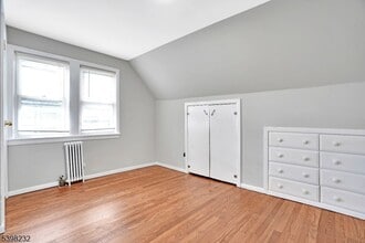 706 Chestnut St in Roselle, NJ - Building Photo - Building Photo