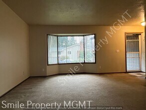 16834 NE Pacific Dr in Portland, OR - Building Photo - Building Photo