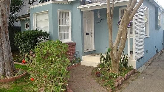 12143 Moorpark St, Unit 910 in Studio City, CA - Foto de edificio