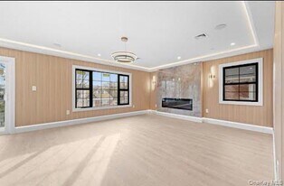 249-17 147th Rd in Queens, NY - Building Photo