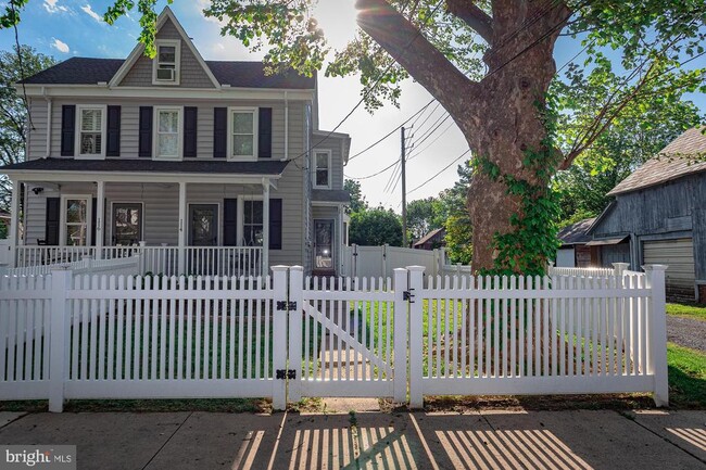 property at 114 S 3rd St