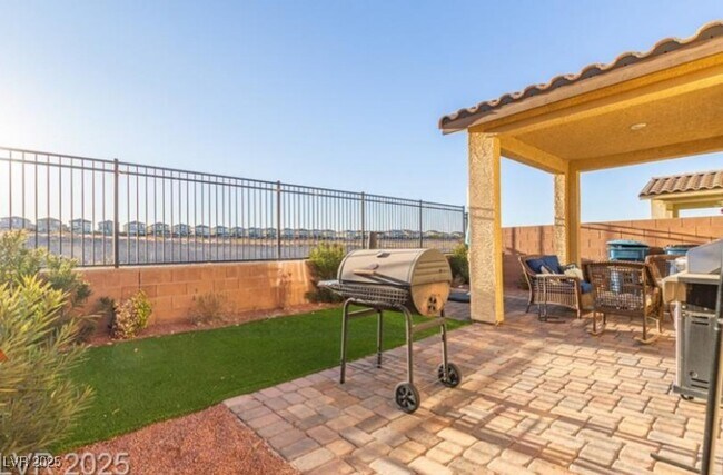 2815 Donatello Manor Pl in Henderson, NV - Building Photo - Building Photo